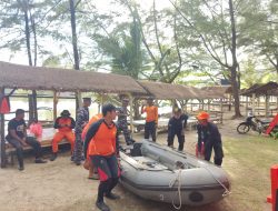 Posal Lhoknga Lanal Sabang Bersama Tim SAR Gabungan Laksanakan Pencarian Korban Laka Laut