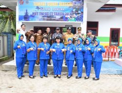 TNI AL Lanal TBA Sambut HUT TNI Ke-77 Dengan Karya Bakti dan Bakti Sosial di Kampung Bahari Silo Bonto