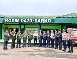 Rayakan HUT TNI Ke-77, Kapolres Sarolangun dan Jajarannya, Datangi Kodim 0420/Sarko Hingga Koramil se-Kabupaten Sarolangun.