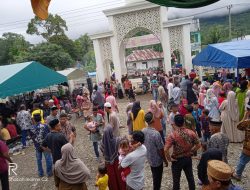 MASYARAKAT GAMPONG TEUNGOH RELA BERMANDIKAN HUJAN HEMPASAN HUJAN, DEMI PERINGATI HARI LAHIR NABI BESAR MUHAMMAD SAW.