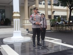 Kapolda Jambi Irjen Pol Rusdi Hartono Pimpin Apel Personel Di Lapangan Hitam  Mapolda Jambi,Apel Di Ikuti Oleh Wakapolda Jambi Bigjen Pol Yudawan Roswinarso,Pejabat Utama Polda Jambi ,Serta Personel Polda Jambi