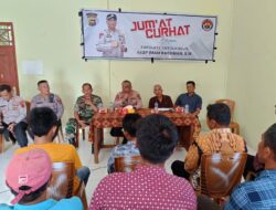 Jum’at Curhat, Akbp. Imam Rachman. S.IK. Kapolres Sarolangun bersama Warga Desa Muara Danau “Jadilah Konsumen yang Cerdas Saat Belanja Online”