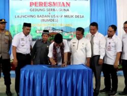 Bupati Resmikan Gedung Serba Guna Desa Pelangki Sekaligus Launching Badan Usaha Milik Desa Tuah Sekato