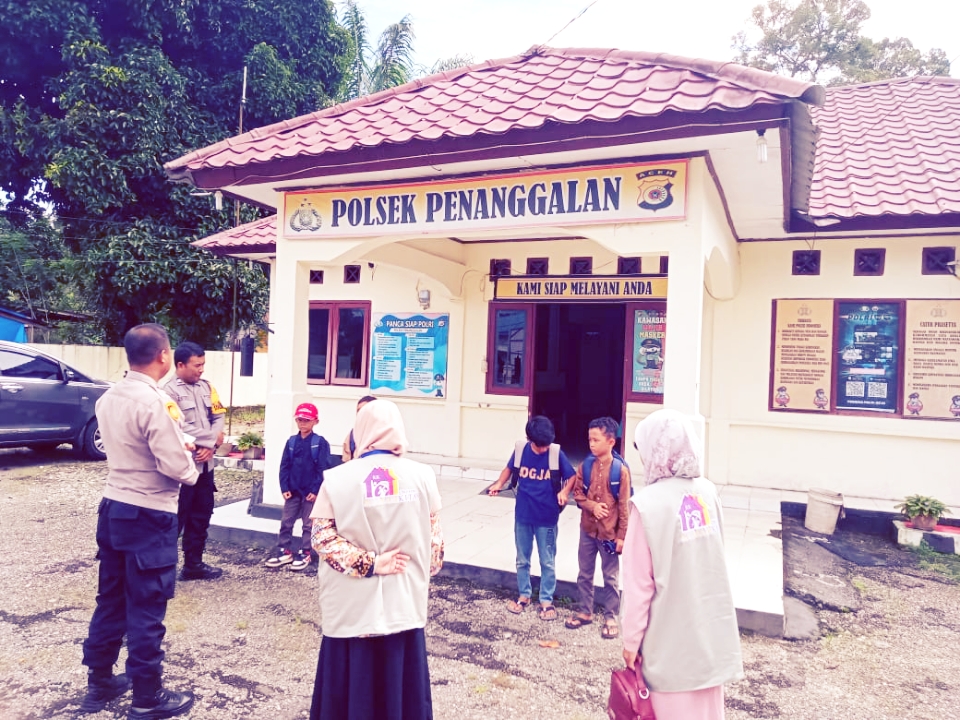Polsek Penanggalan – Terima Kunjungan Anak² Dari Sekolah Yayasan Rumah Kita