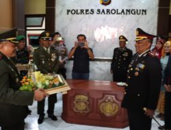 Perayaan Hari Bhayangkara ke 77 di Polres Sarolngun Dikejutkan Kedatangan Nasi Tumpeng Dari Kodim 0420 Sarko dan Kue Ulang tahun dari Kipan A 142/KJ.