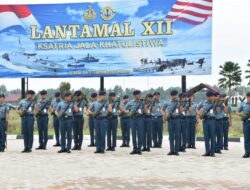Tekankan Membaca Situasi di Tahun Pemilu, Aspotmar Danlantamal XII Pimpin Upacara Bendera Tujuh Belasan