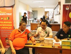 Wujudkan Pemilu 2024 Aman, Damai, dan Lancar, Si Dokkes Polres Metro Jakarta Pusat Lakukan Cek Kesehatan Anggota di Lapangan