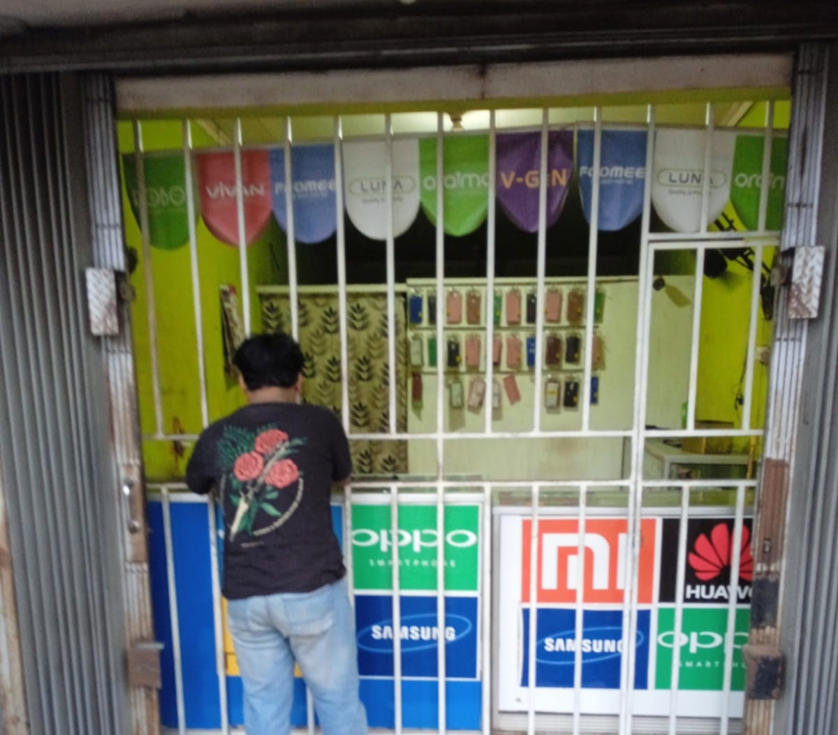 Tokoh Masyarakat Meminta Kapores bekasi Menindak Tegas Terkait Peredaran Obat”an Di Wilayah Hukum bekasi. Jln KH. Agus Salim bekasi jaya kec.Bekasi timur, Kota. bekasi Jawa Barat