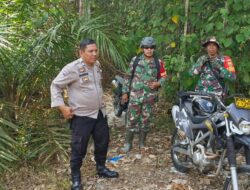 Babinsa Koramil 420-04/Sarolangun Laksanakan Patroli Karhutla bersama warga di desa Wilayah Binaan