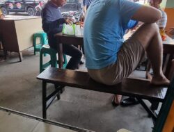 Saat Cabup Drs Kluisen hendak Ngopi di Warkop Marus Di Sela Sela Waktu Santai