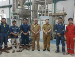 Monitoring Pabrik Pakan ikan , Pjs Bupati Pasaman Edi Dharma : Produksi Pakan Agar Terus Ditingkatkan