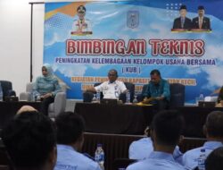 Jangcik Buka Bimtek Peningkatan KUB Nelayan Nelayan Kecil Miliki Peran Vital Penuhi Kebutuhan Pangan Masyarakat