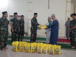 TNI AD Berjuang Bersama Rakyat, Dandim 0420/Sarko Safari Subuh dan Berbagi Kasih dengan Anak Yatim Piatu