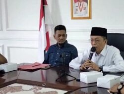 Kepala Dinas Diskominfo Prov.Kepri Hasan Merespon Aksi Damai Aliansi Wartawan Kepri (AWAK) di Kantor Diskominfo “Audiensi dan Aksi Damai”