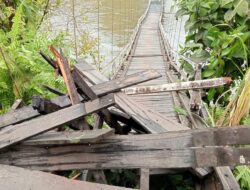Jembatan akses penghubung gerak cepat    di wilayah  desa muara tanjung Sokan  roboh ambruk, minta cepat di perbaiki