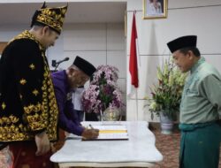 Pisah Sabut Bupati Merangin Disaksikan Gubernur Jambi H M Syukur Minta Dukungan Sepenuhnya Pemprov Jambi