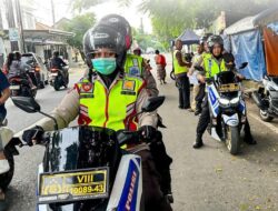 Polresta Cirebon Gelar Patroli Ngabuburit Sambil Berbagi Takjil Yang Dimasak Sendiri