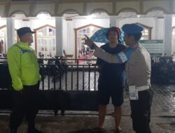 Polres Merangin Berikan Pengamanan Pada Masyarakat Yang Melaksanakan Sholat Tarawih Dibeberapa Masjid 