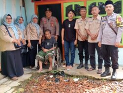 Patroli Sambang Ramadhan Polsek Tabir Selatan Polres Merangin Sambangi Pria 54 Tahun Penderita Strouke di Desa Sungai Sahut