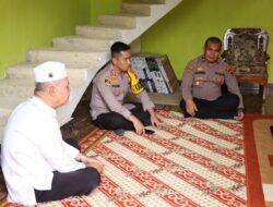 Kapolres Merangin Berikan Bingkisan Lebaran Kepada Purnawirawan dan Warakawuri