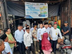 Polisi Turun Langsung Bersama Bupati Sarolangun Pantau Harga Sembako di Pasar Sarolangun,