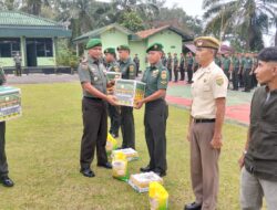 Dandim 0420/Sarko Berikan Bingkisan Kepada Prajurit dan PNS