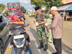 Kodim 0420/Sarko Gelar Pembagian Takjil Gratis Bersama Polres Merangin dan Ibu Bayangkari di Jalan Lintas Depan Makodim
