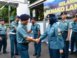 Danlanal Bandung Pimpin Upacara Kenaikan Pangkat Perwira, Bintara, Tamtama, dan PNS Lanal Bandung