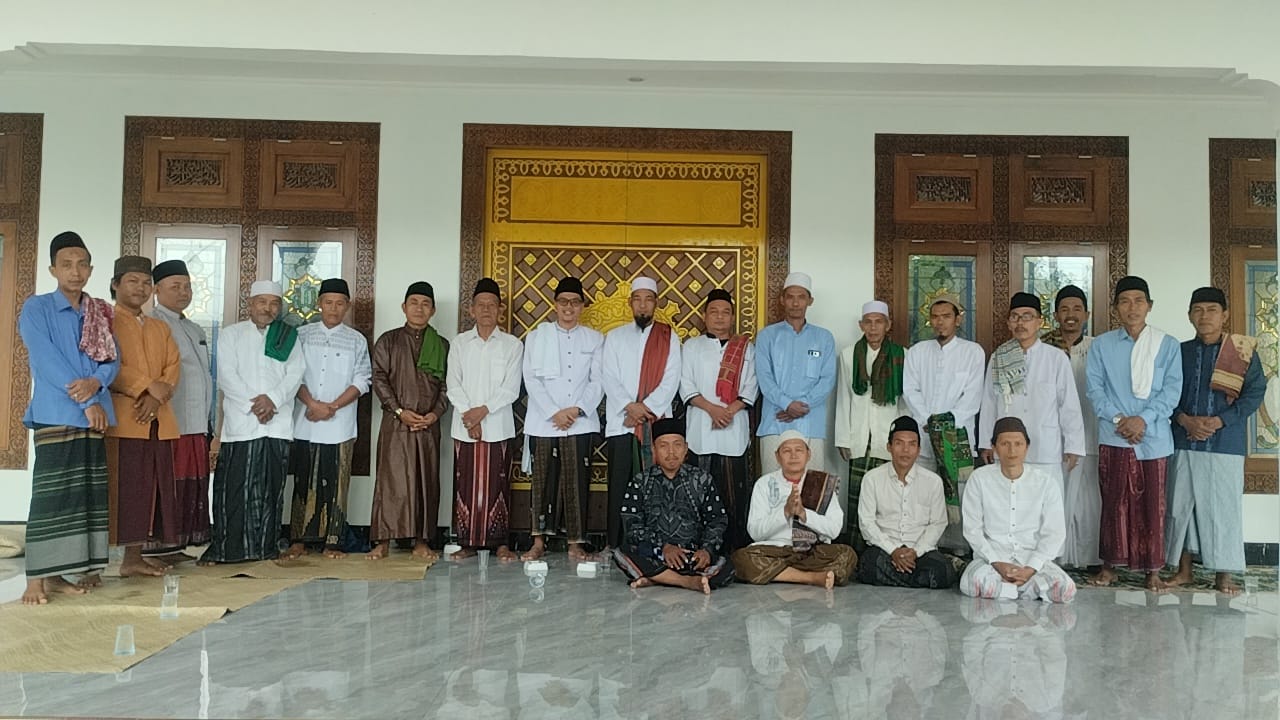 Tebar berkah dan pererat Selaturahim kades sindang hela jumat keliling