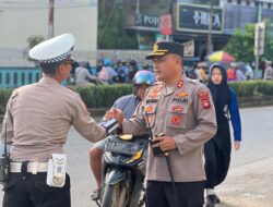 Kapolres Melawi Pantau Langsung Arus Lalin Bersama Personel Satlantas