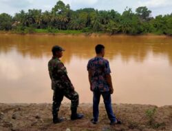 Babinsa Koramil 420-04 /Sarolangun, Kodim 0420/Sarko Serka Wahyu Dwi, Laksanakan Patroli Rutin Waspadai Bencana Alam. 