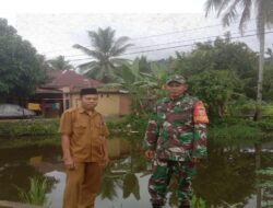 Kekompakan Aparat Desa dan Babinsa Babinsa Koramil 420-07/Sei Manau Laksanakan Komsos Bersama Masyarakat 