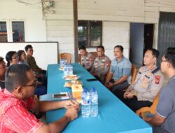 Kapolres Tebo AKBP Triyanto. S. I. K.  S. H. M. H.  Kunjungi Gereja Katolik, Perkuat Silaturahmi Antar Umat Beragama
