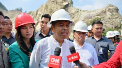 KDM Tinjau Lokasi Longsor Tambang Gunung Kuda, Beri Santunan untuk Keluarga Korban