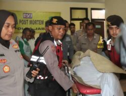 Polresta Cirebon Kawal Penyerahan Jenazah Korban Longsor Gunung Kuda ke Rumah Duka