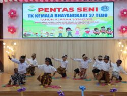 Pentas Seni TK Kemala Bhayangkari 37 Tebo Tampilkan Kreativitas Dan Nilai Moral Amak Usia Dini