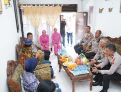 Wakapolres Metro Jakarta Utara Melaksanakan Anjangsana Sebagai Wujud Kepedulian Menyambut HUT Bhayangkara Ke- 79