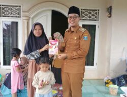 KEPALA DESA SINDANG HEUIA TINJAU LANGSUNG KEGIATAN POSYANDU DI KAMPUNG PASAGI KEMBANG