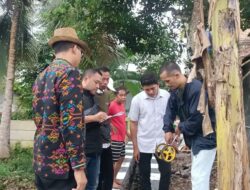 KEPALA DESA SINDANG HEUIA TINJAU LANGSUNG KEGIATAN OPNAME PEMBANGUNAN SPAL DAN DRAINASE