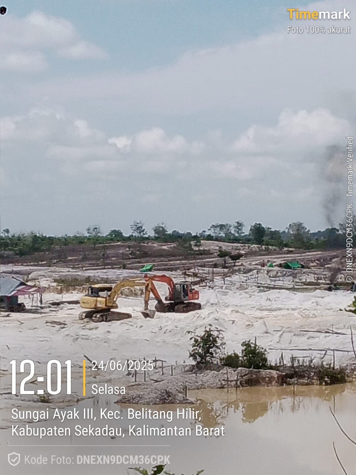Tambang Galian ‘C’ di Desa Sungaiayak III, Sekadau Dengan Menggunakan Alat Berat, Diduga Kuat tidak Memiliki Izin Resmi