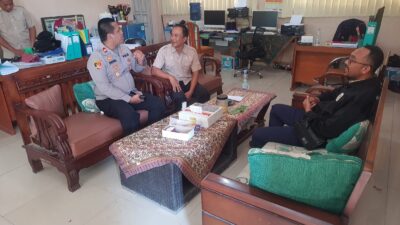 Polsek Klangenan Ikut Berperan Serta Dalam Mengamankan Proses Penerimaan Siswa Baru Tahun Ajaran 2025 – 2026 Di Wilayah Hukumnya