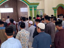 Kepala desa sindangheula gelar Jumat keliling di masjid Nurul Mubin,santuni anak yatim dan kunjungi ponpes di kampung serut