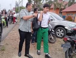 Bupati Merangin H M Syukur Antar Anak ke Sekolah