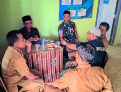Pererat Sinergi, Babinsa Gelar Komsos Bersama Para Kadus di Desa Mekar Limau Manis