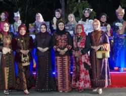 Semarak, Puncak Acara Hari Batik Nasional di Merangin Ditutup Pj Sekda Zuhifni dan Ketua TP PKK Hj Lavita Syukur