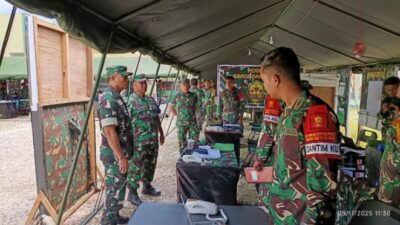 DANPUSSIMPUR TINJAU PENGGUNAAN ALAT SIMPUR PADA LATPOSKO I YTP KOMPOSIT 1/GARDAPATI KODAM XIX/TT