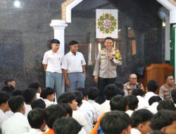 Kapolres Metro Depok Kombes Pol Abdul Waras,S.I.K bersama Kapolsek Beji dan Jajaran Laksanakan Giat Police Goes To School