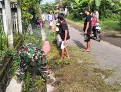 Wujud Nyata Kemanunggalan TNI Dengan Rakyat, Babinsa Dan Masyarakat Lakukan Pembersihan Lingkungan