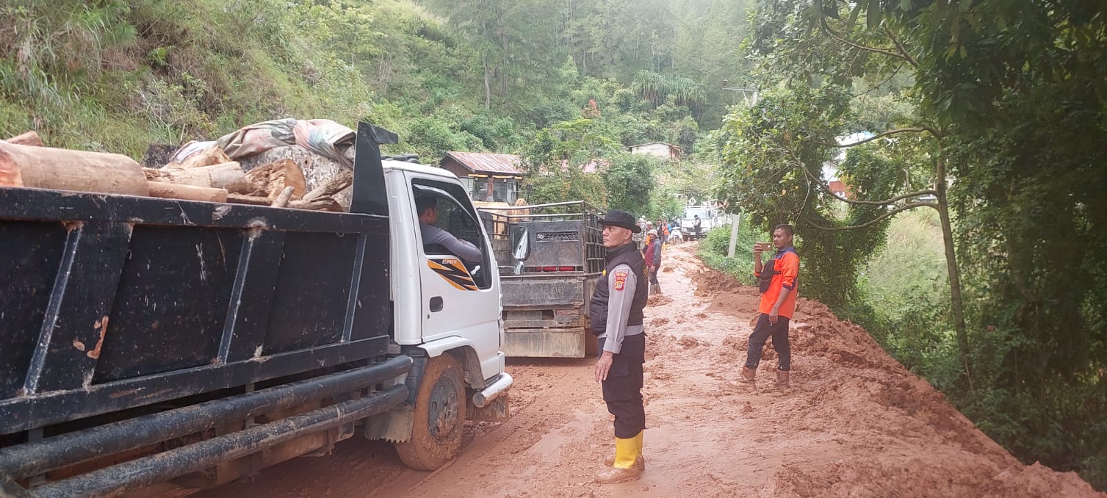 Respon Cepat Polisi dan TNI di Aceh Tengah, Longsor Susulan di Jalur Takengon–Bintang Berhasil Ditangani