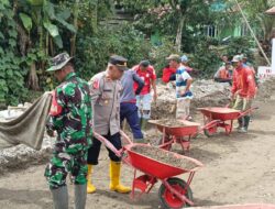 TNI–Polri Aceh Tengah Bersama Warga Jagong Jeget Gotong Royong Pulihkan Akses Jalan Pasca Bencana